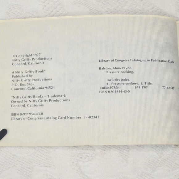 70’s Pressure Cooking Alma P Ralston Vegetarian Kitchen Vintage Cook Book Art - Picture 4 of 13